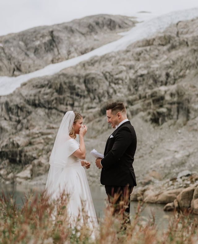 When you look back at your wedding photos, I want you to remember how it felt - not how you were posed. Feel it all on your day, and my goal is to be there to capture exactly how you want to remember it. ⁠
⁠
⁠
Whistler Wedding Photographer | Whistler Weddings | Whistler Elopements ⁠
⁠
#whistlerweddingphotographer #whistlerelopements #whistlerweddings⁠
⁠